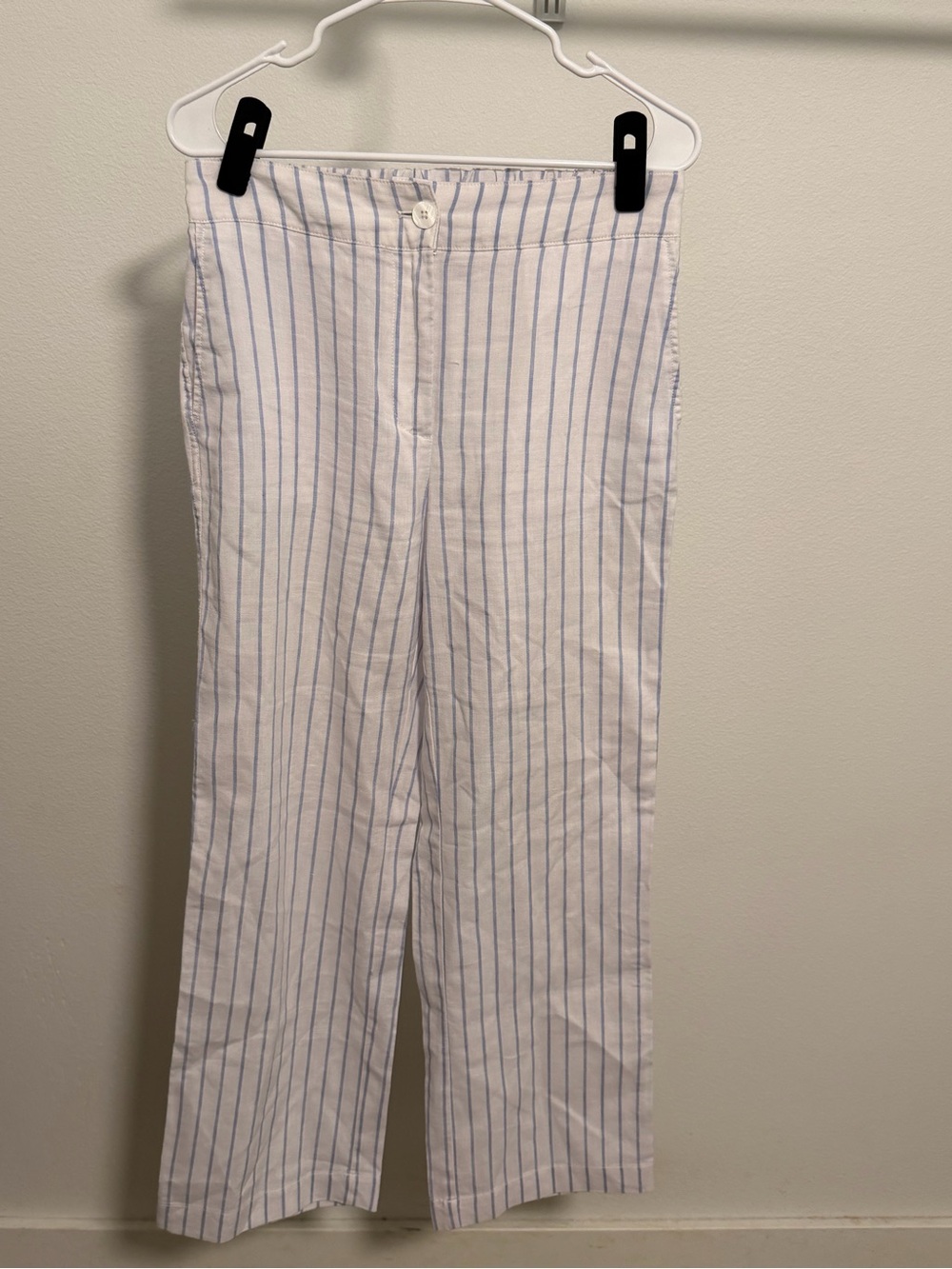 Faherty White Cropped Pants with Blue Pinstripes